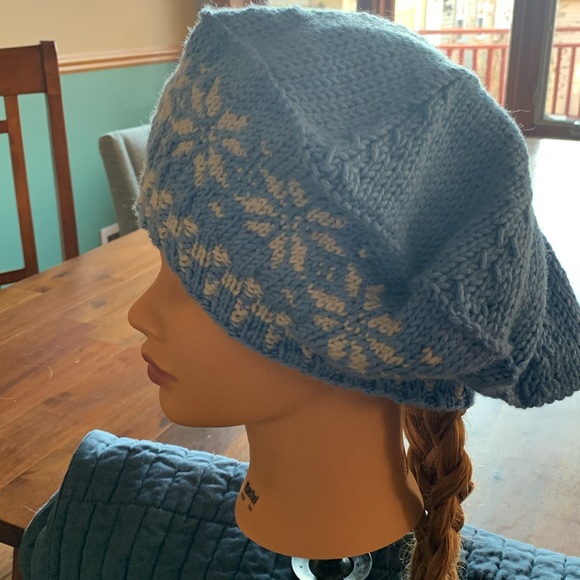 Fair Isle Snowflake Wool Hand Knit Beret - brand new